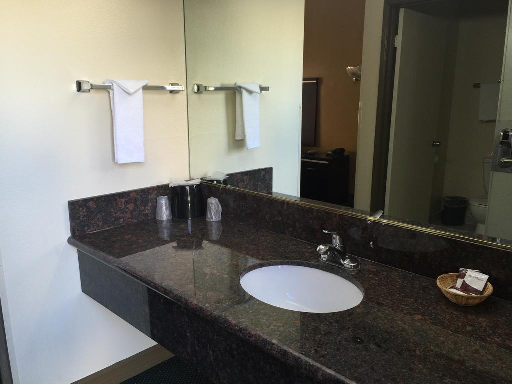 Mountain Inn Ontario Room photo